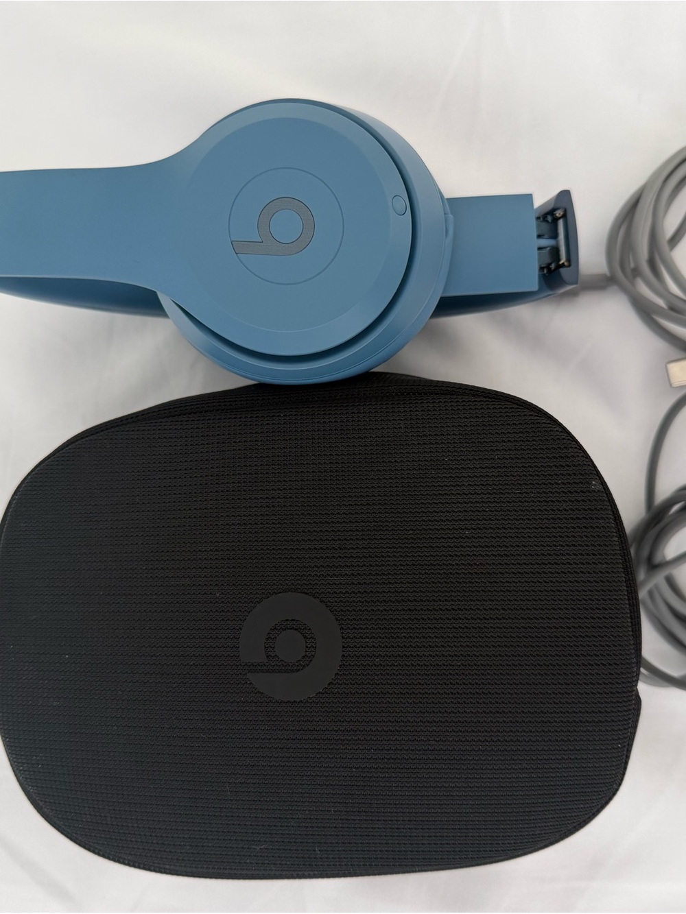 Beats by Dre On-Ear Headphones in Blue with Black Case only used twice